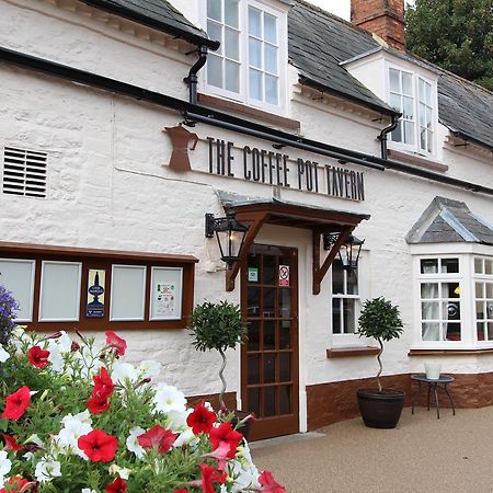 مبيت وإفطار Potterspury The Coffee Pot Tavern المظهر الخارجي الصورة