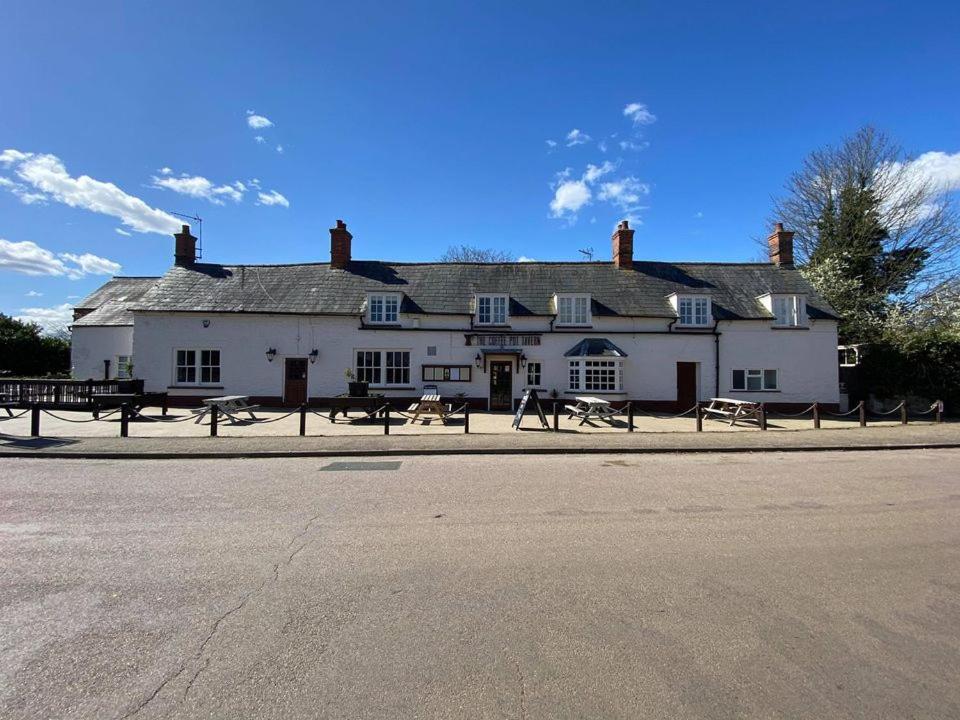 مبيت وإفطار Potterspury The Coffee Pot Tavern المظهر الخارجي الصورة