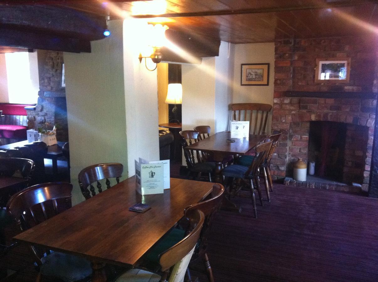 مبيت وإفطار Potterspury The Coffee Pot Tavern المظهر الخارجي الصورة