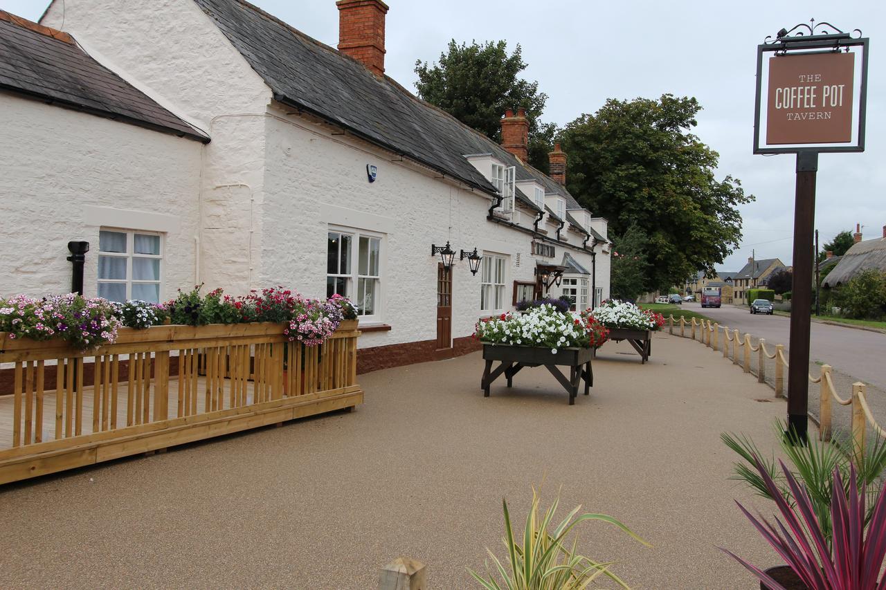 مبيت وإفطار Potterspury The Coffee Pot Tavern المظهر الخارجي الصورة